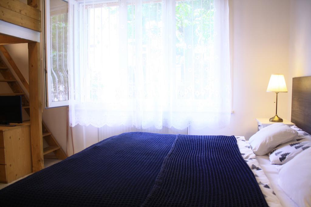 O-Ujlak Apartman Budapest Esterno foto