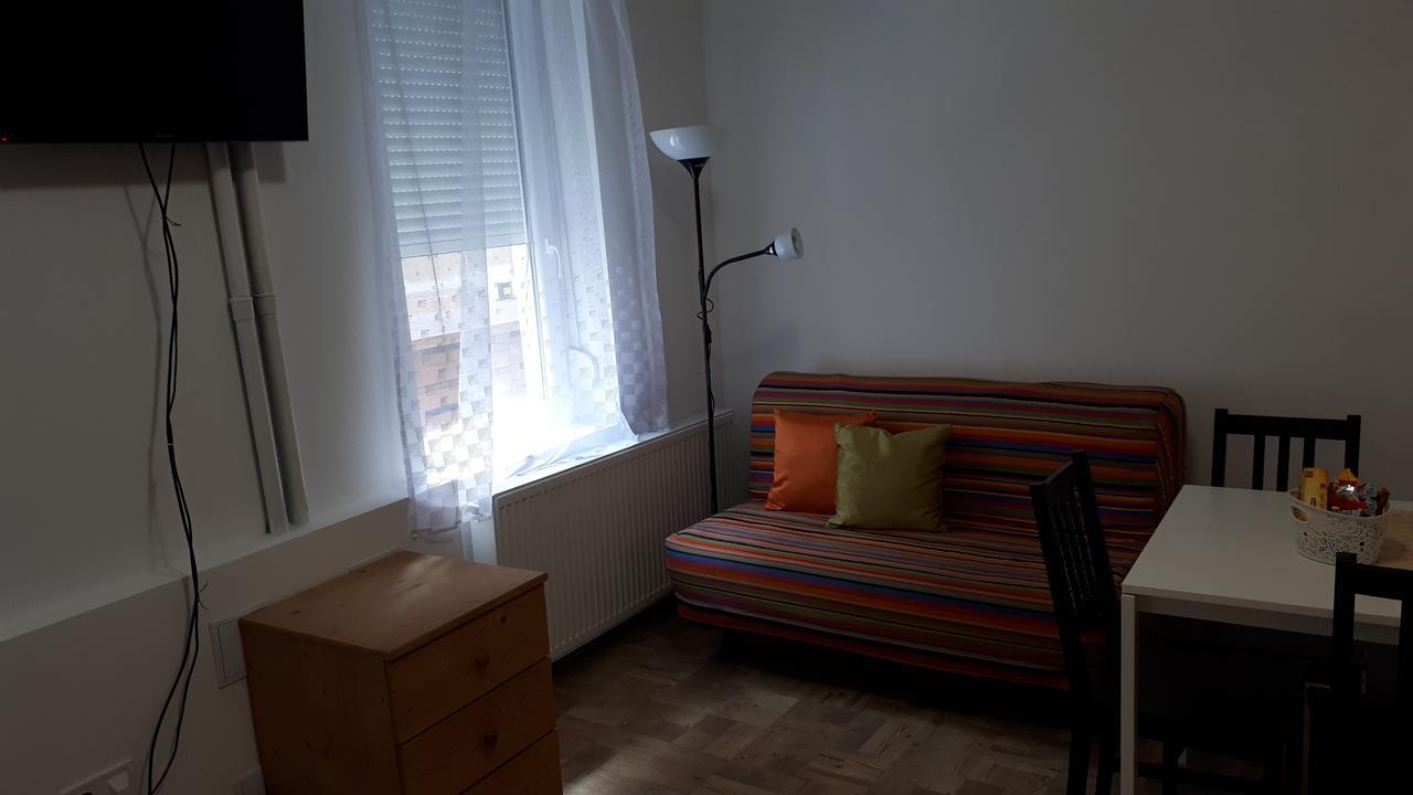 O-Ujlak Apartman Budapest Esterno foto