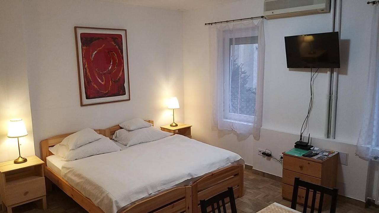 O-Ujlak Apartman Budapest Esterno foto
